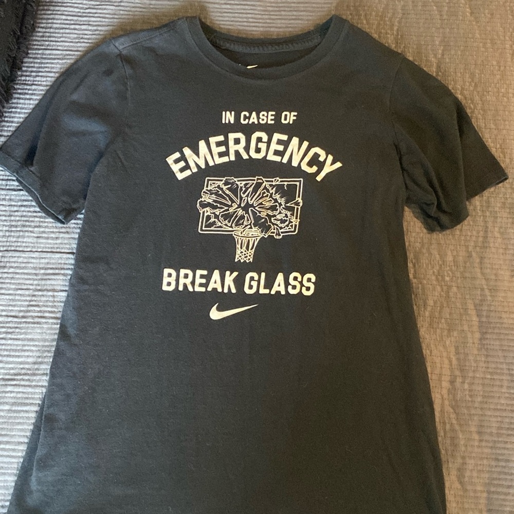 Nike Boys basketball Tshirt- large